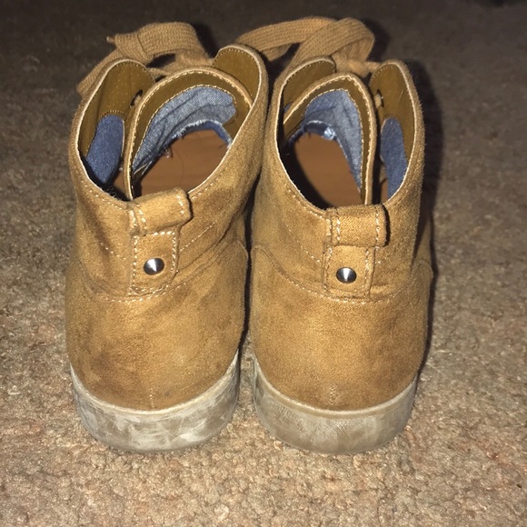 Booties, lace up - Picture 4 of 6